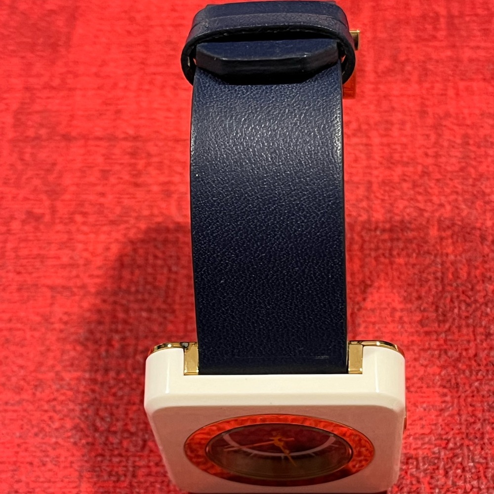 TORY BURCH ‘LIZZIE’ PRE-LOVED AUTHENTIC NAVY &WHITE SQUARE DESIGN LEATHER WATCH - Picture 6 of 16